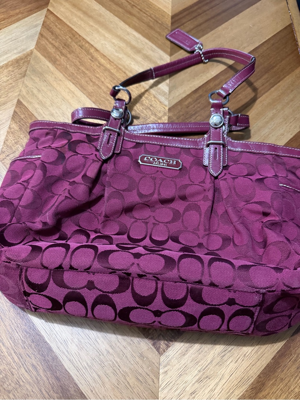 Coach Signature Tote in Deep Plum